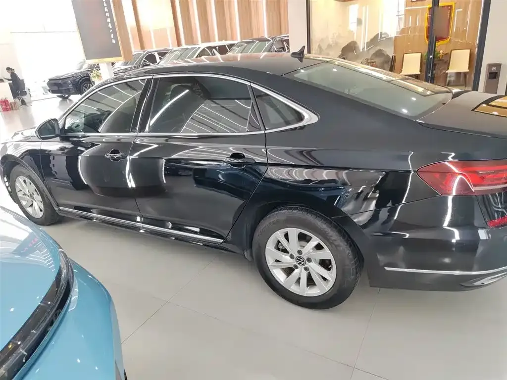 Volkswagen Passat — фото 7