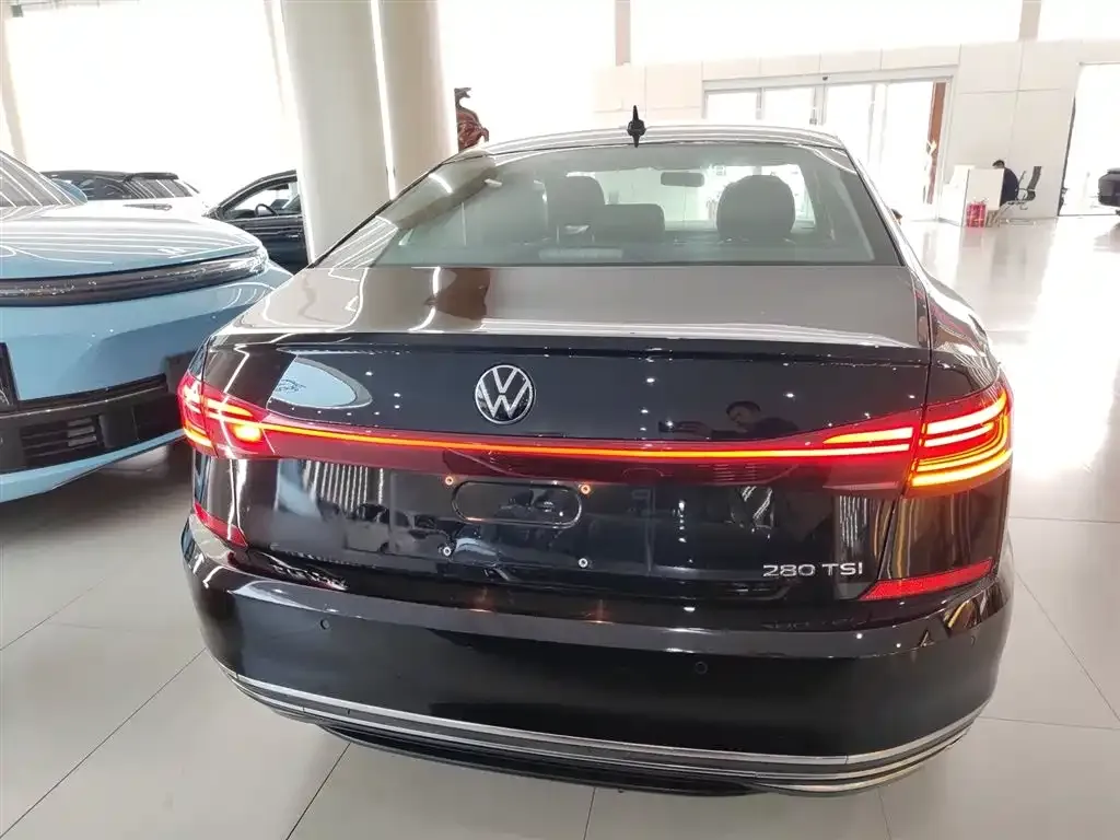 Volkswagen Passat — фото 9