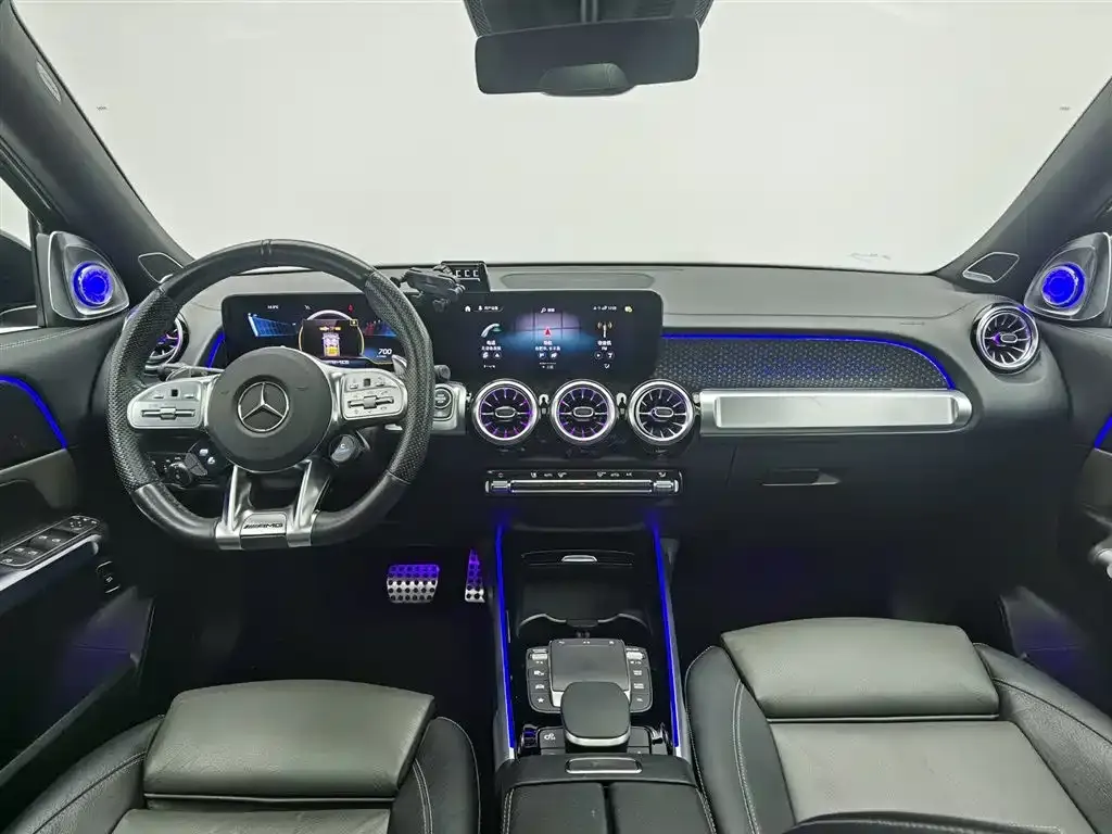 Mercedes-Benz GLB AMG — фото 7