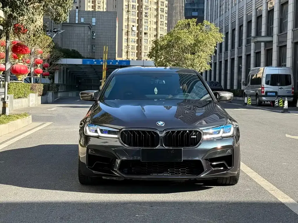 BMW M5 — фото 8
