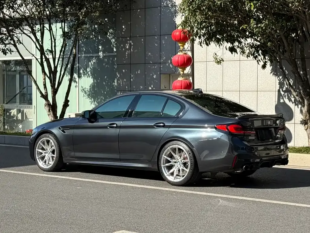 BMW M5 — фото 10