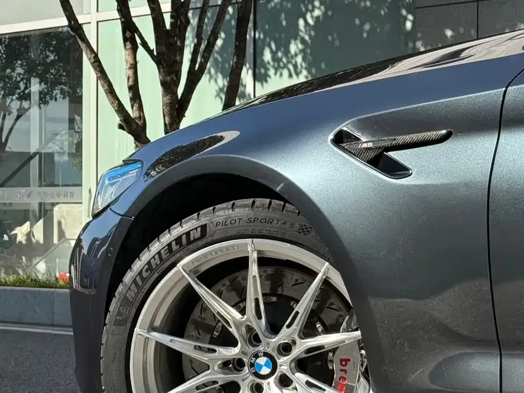 BMW M5 — фото 5