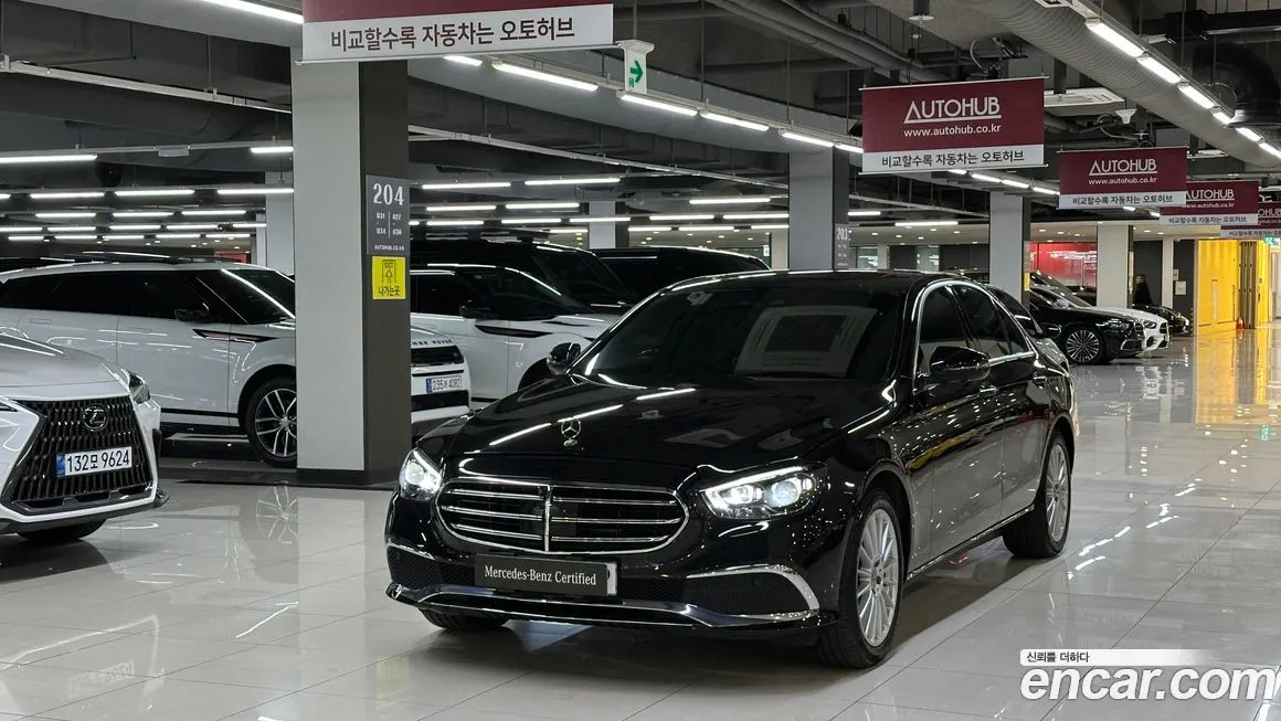Mercedes-Benz E-Class — фото 1