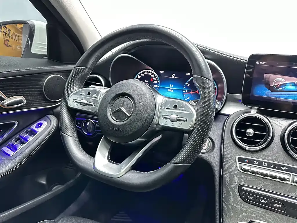 Mercedes-Benz C-Class — фото 10