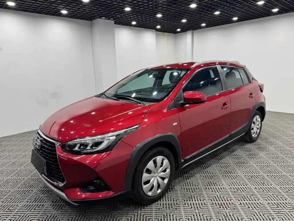 Toyota Yaris L — фото 4