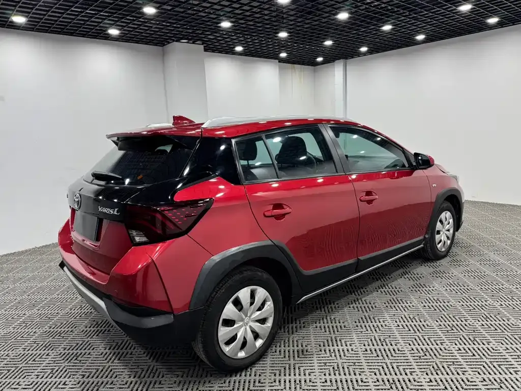 Toyota Yaris L — фото 6