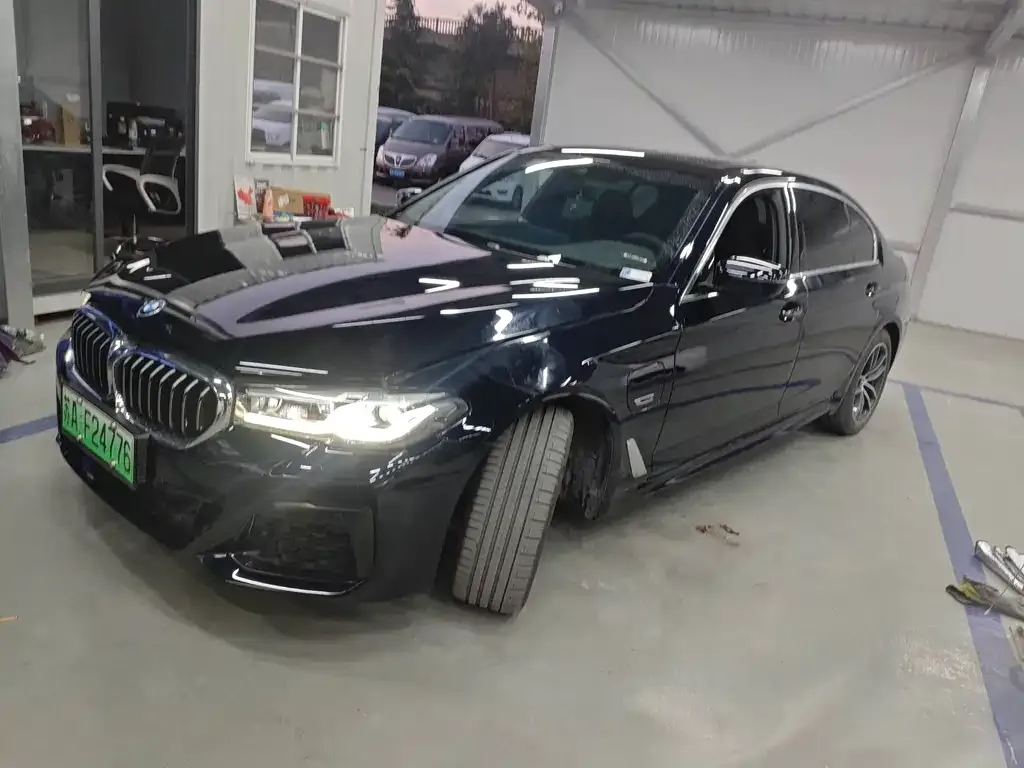 BMW 5 Series New Energy — фото 1