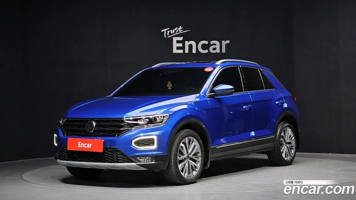 Volkswagen T-Roc — фото 1