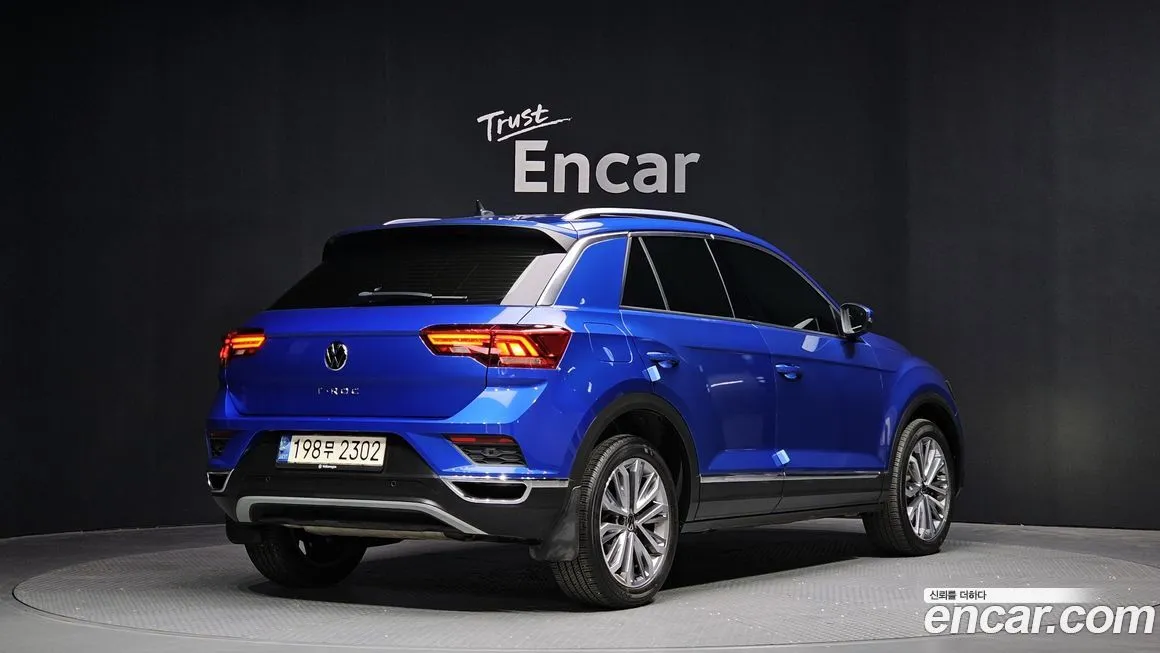 Volkswagen T-Roc — фото 2