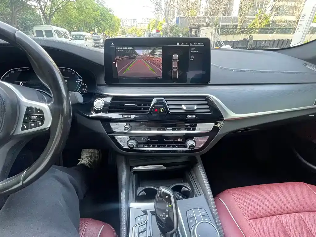 BMW 5 Series New Energy — фото 2
