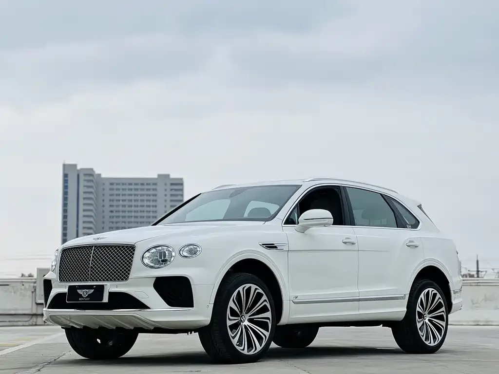 Bentley Bentayga — фото 1