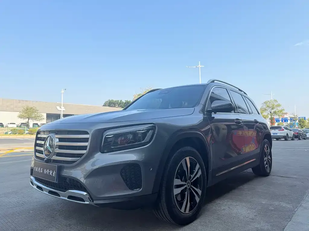 Mercedes-Benz GLB — фото 1