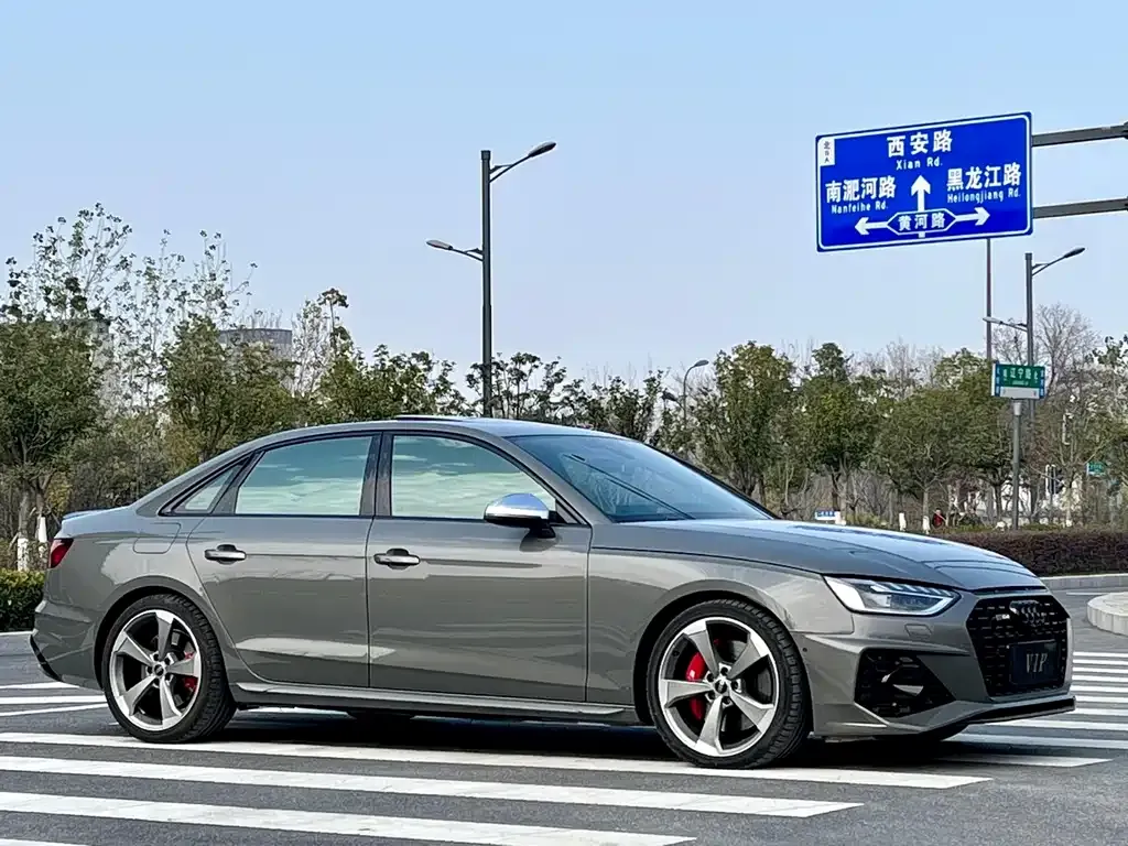 Audi S4 — фото 3