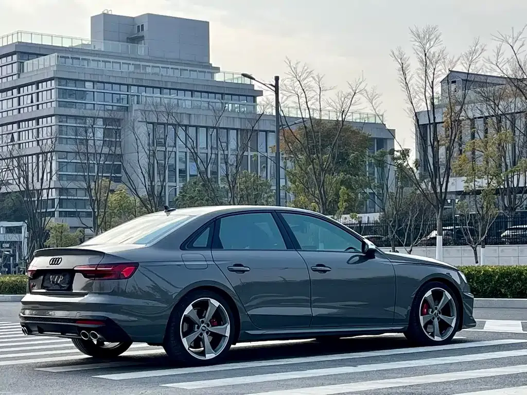 Audi S4 — фото 4