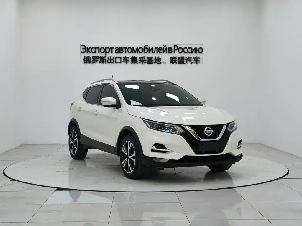 Nissan Qashqai — фото 1
