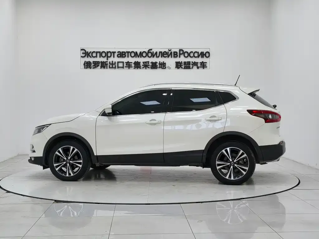 Nissan Qashqai — фото 8