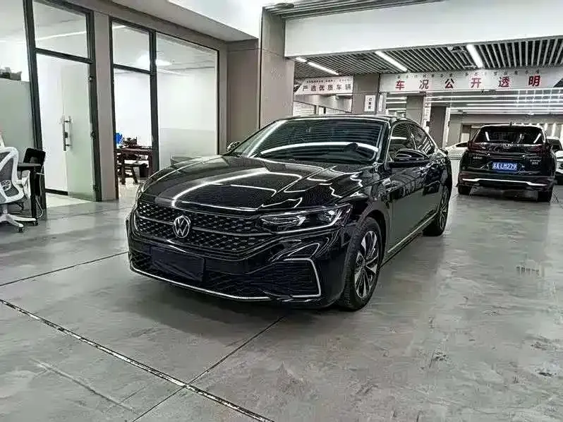 Volkswagen Passat — фото 1
