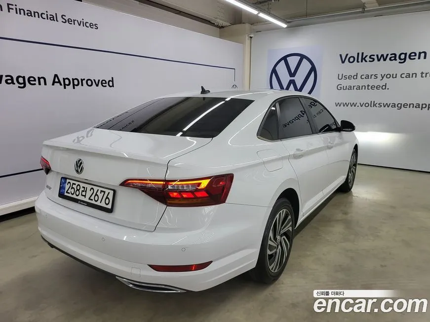 Volkswagen Jetta — фото 2