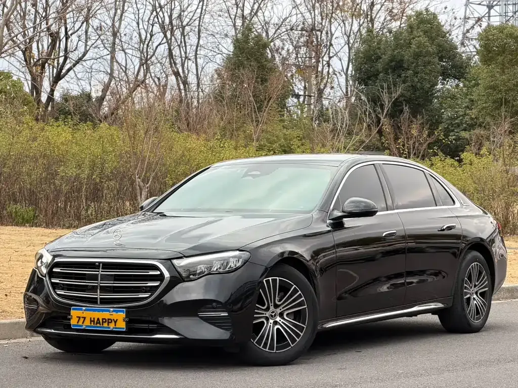 Mercedes-Benz E-Class — фото 1