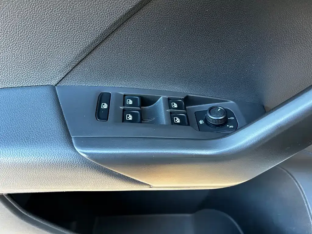 Volkswagen T-Cross — фото 5