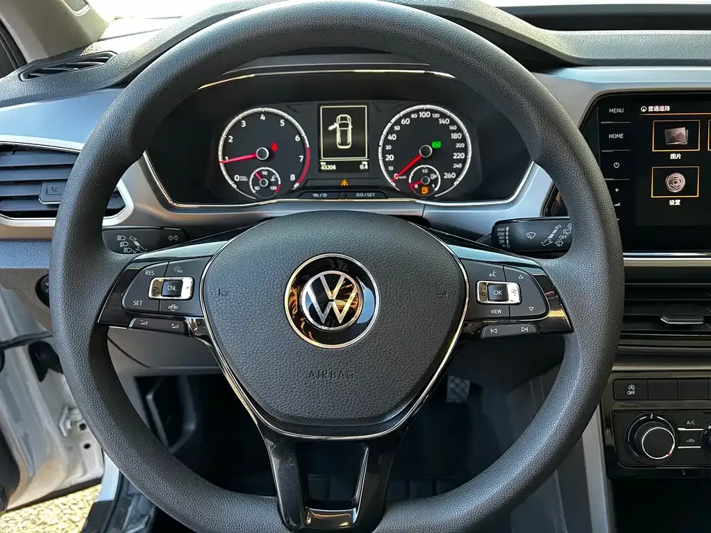 Volkswagen T-Cross — фото 6