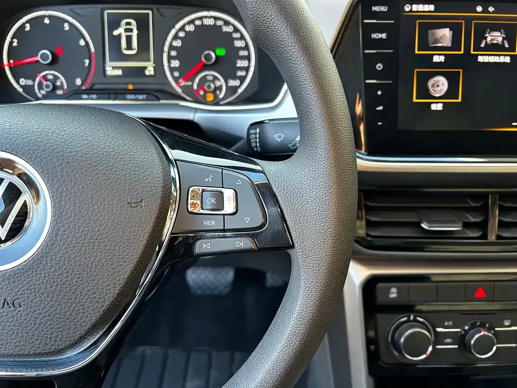 Volkswagen T-Cross — фото 8