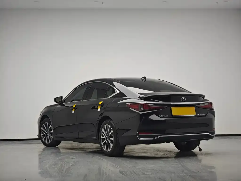 Lexus ES — фото 4