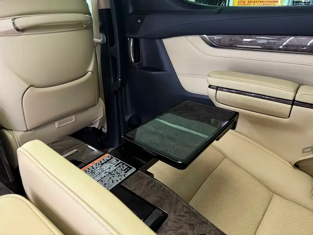 Toyota Alphard — фото 8