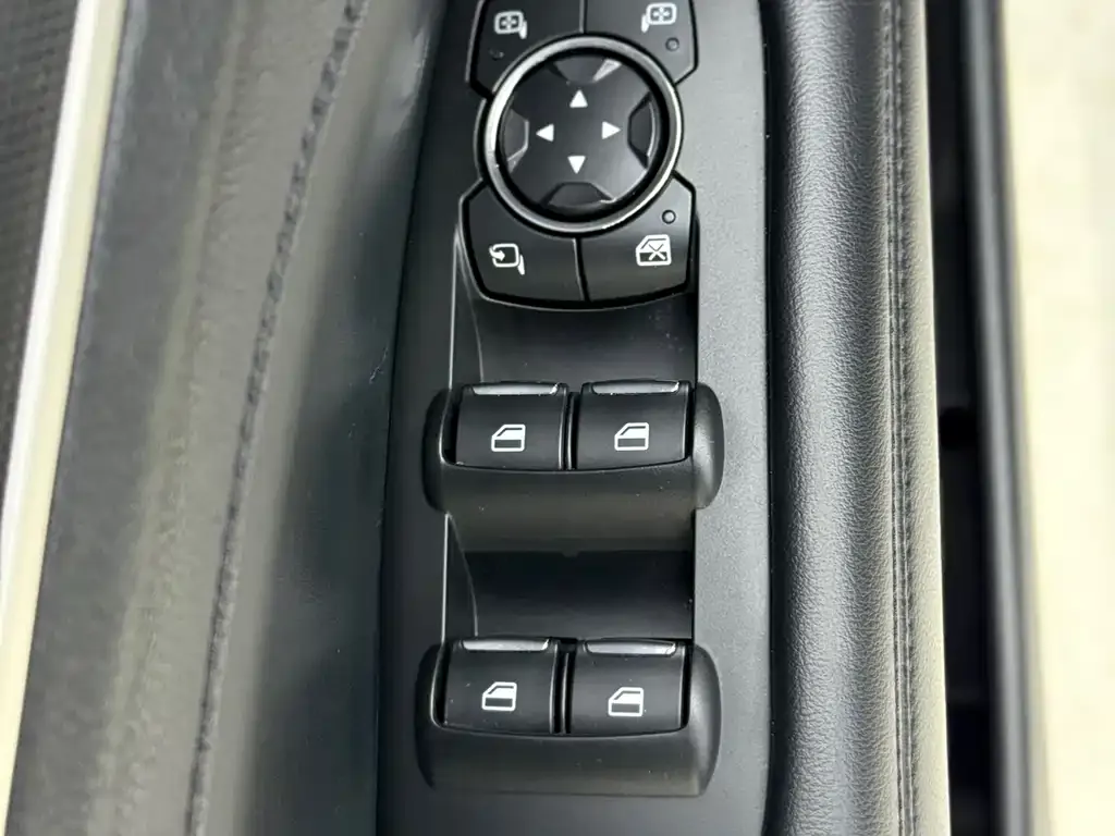 Lincoln MKZ — фото 10