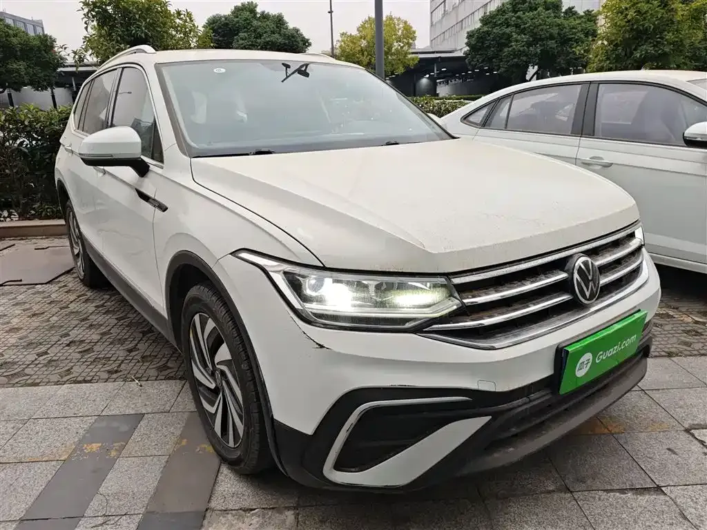 Volkswagen Tiguan L — фото 5