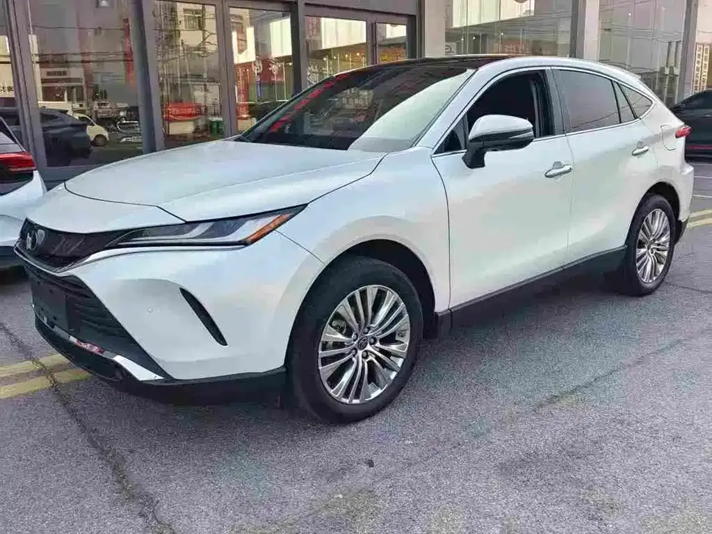 Toyota Harrier — фото 1