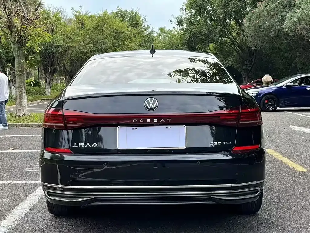 Volkswagen Passat — фото 8