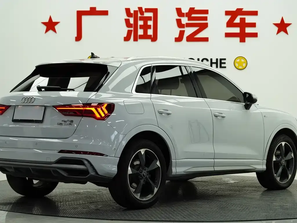 Audi Q3 — фото 5