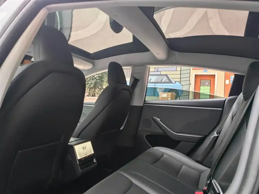 Tesla Model 3 — фото 5