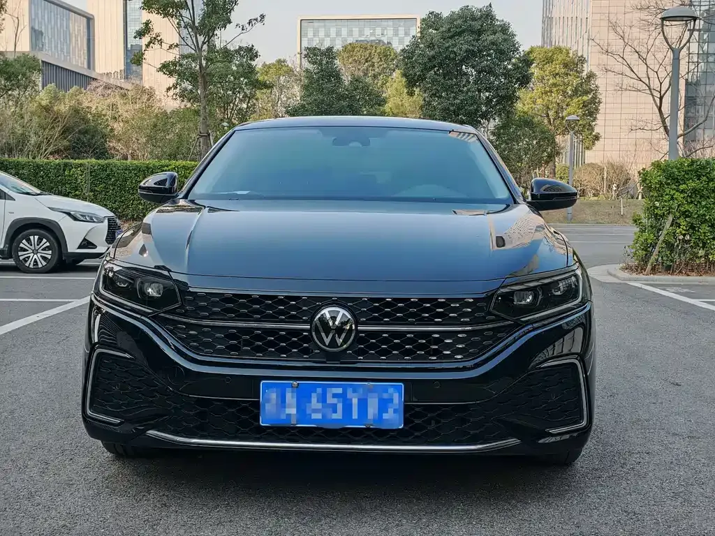 Volkswagen Passat — фото 7