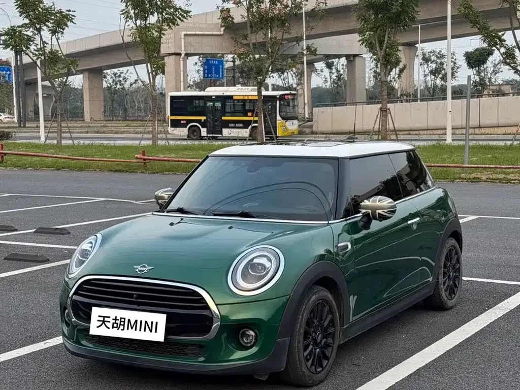 MINI Cooper (3-door) — фото 1