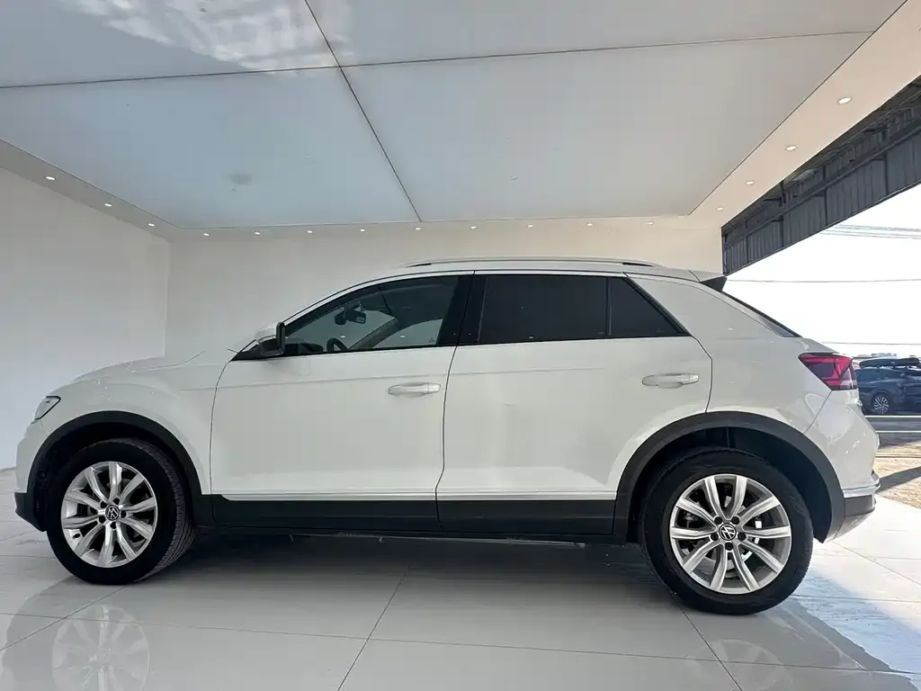 Volkswagen T-Roc — фото 3