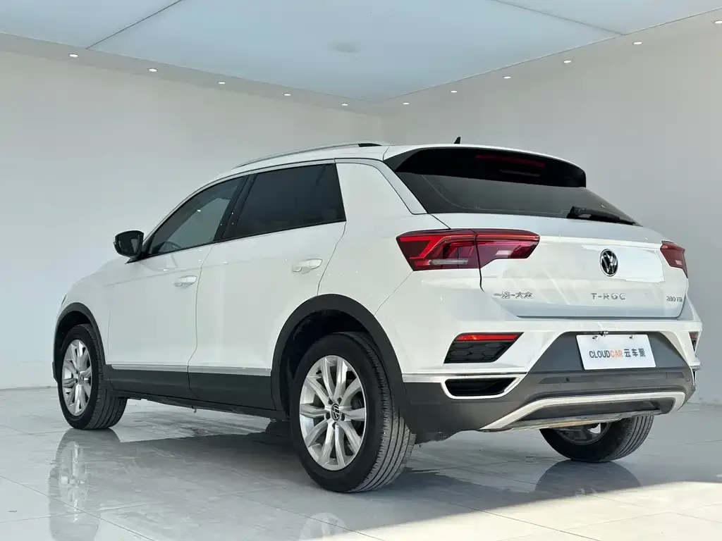 Volkswagen T-Roc — фото 8