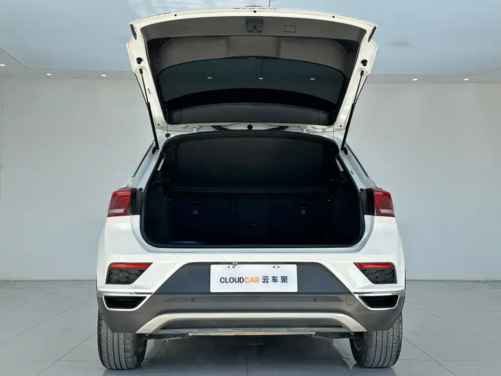 Volkswagen T-Roc — фото 7