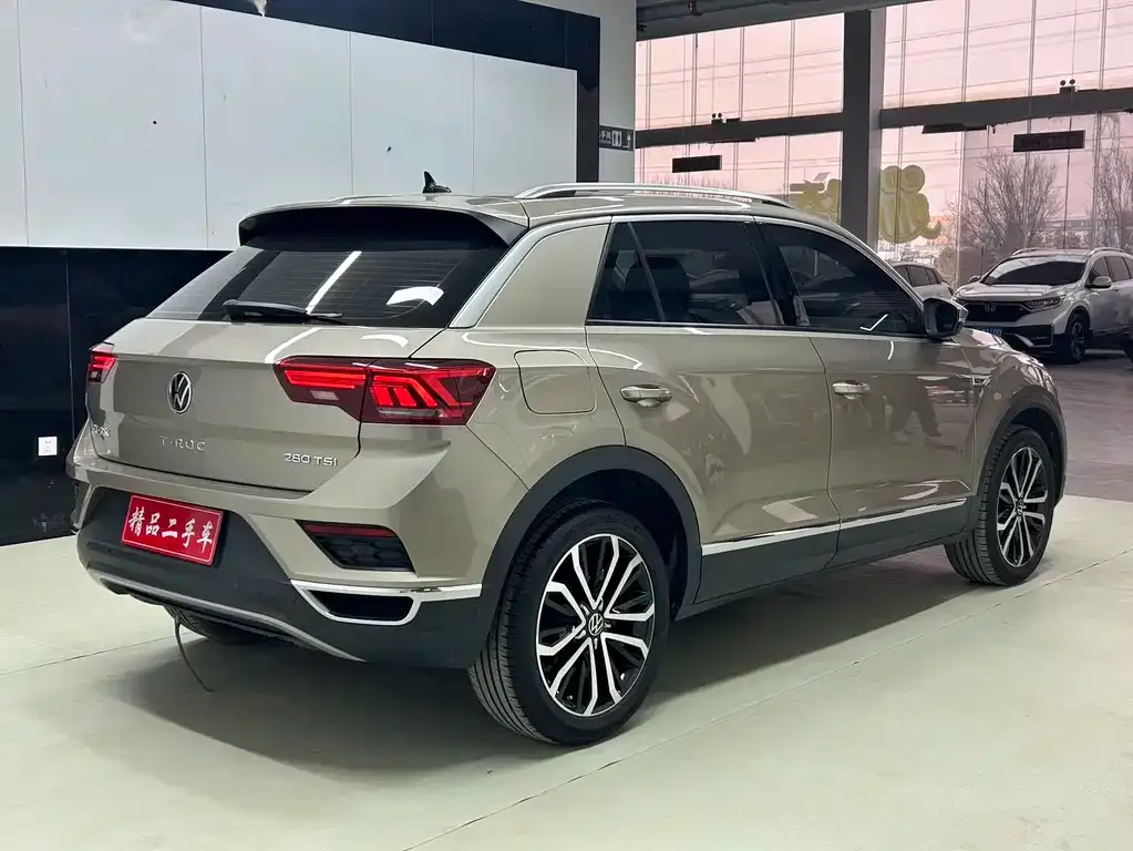 Volkswagen T-Roc — фото 4