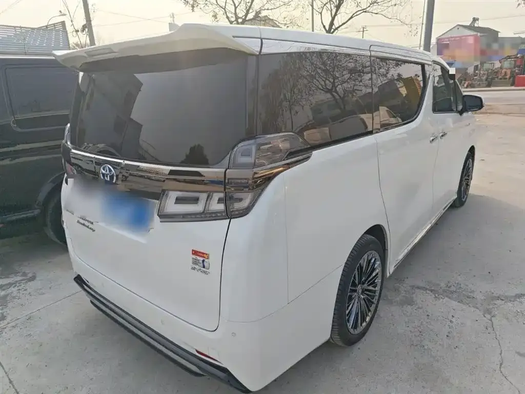 Toyota Vellfire — фото 8