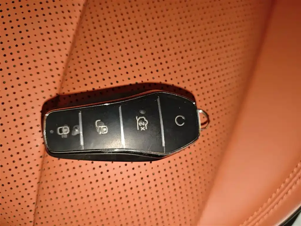 BYD Seal — фото 3