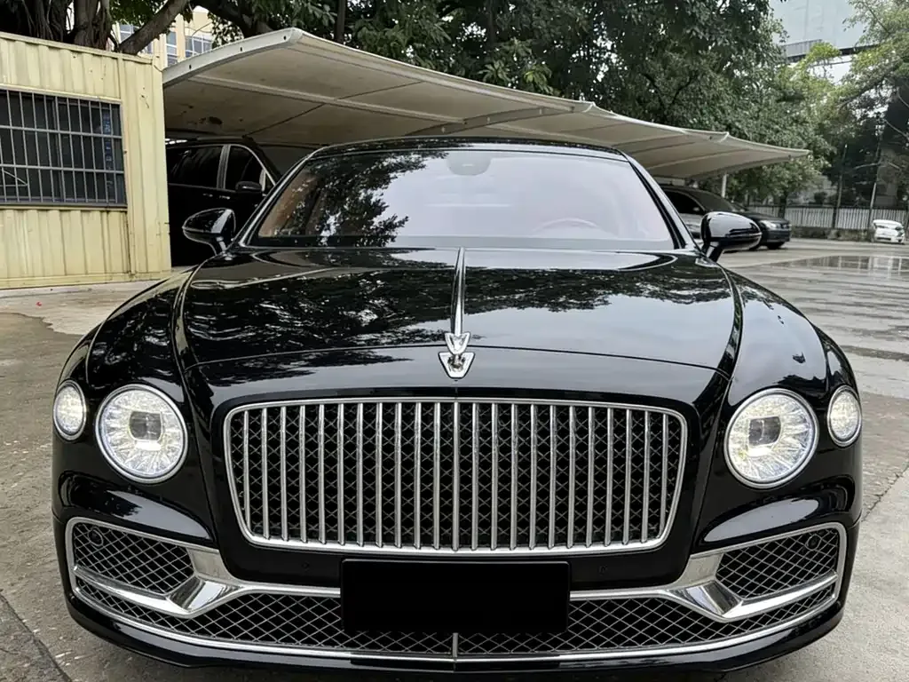 Bentley Flying Spur — фото 3