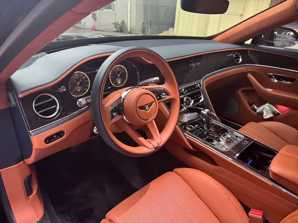 Bentley Flying Spur — фото 7