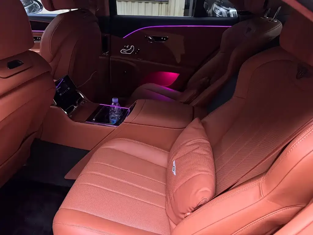 Bentley Flying Spur — фото 2