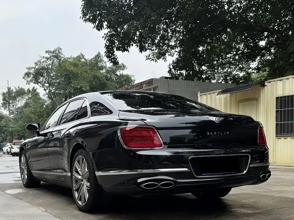 Bentley Flying Spur — фото 4