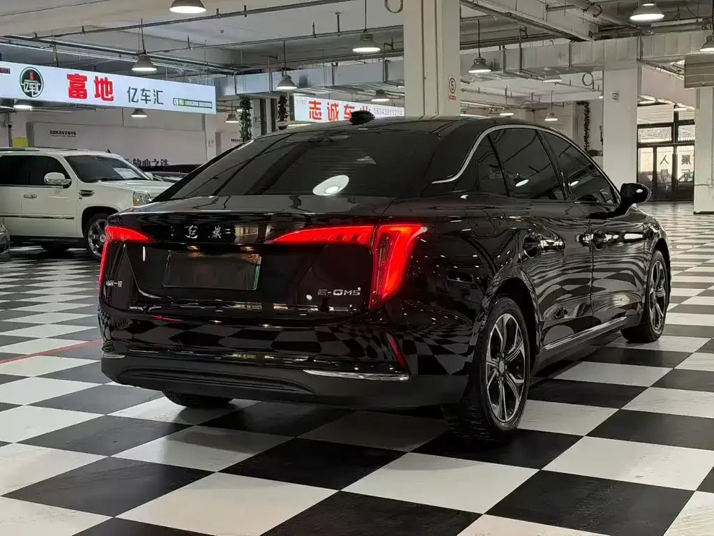 Hongqi E-QM5 — фото 4