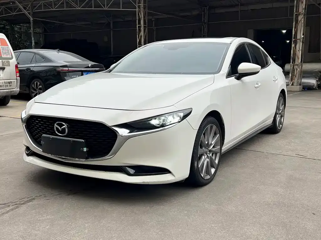 Mazda 3 Axela — фото 1