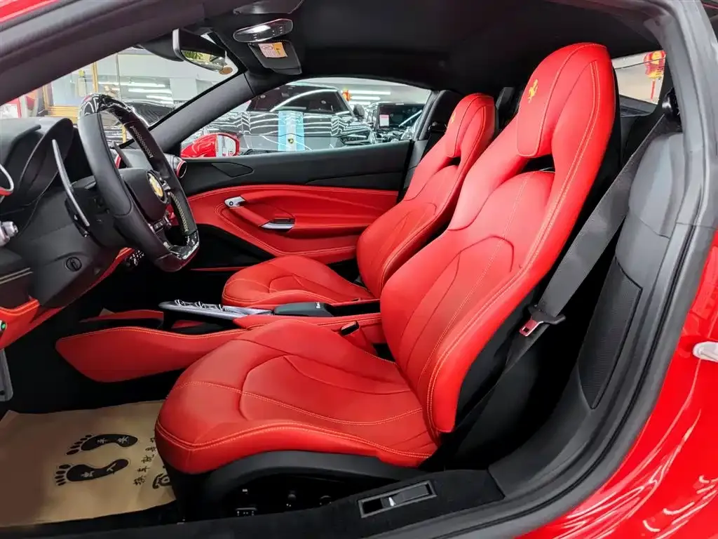 Ferrari F8 — фото 6