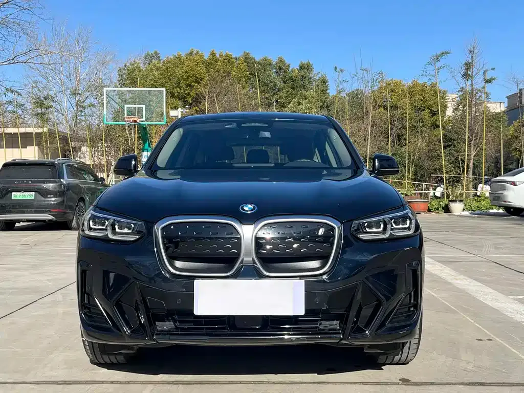 BMW iX3 — фото 4